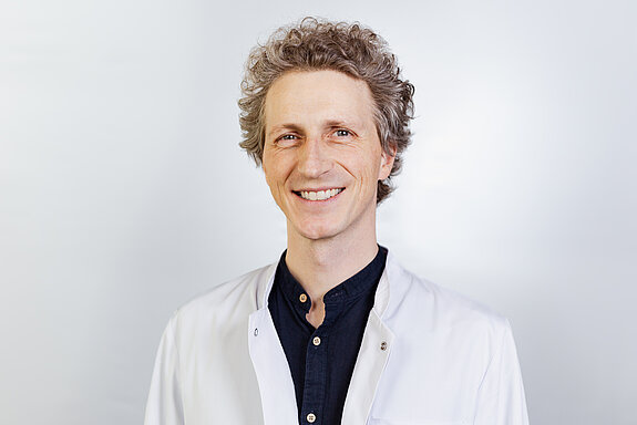 Portraitaufnahme Dr. med. Jakob Schöttle