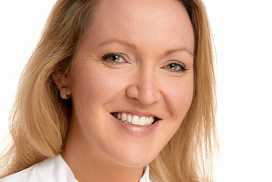 Portraitaufnahme Dr. med. Ricarda Fondel